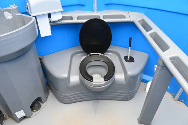 Best Porta potty delivery and setup  in White Hall, IL